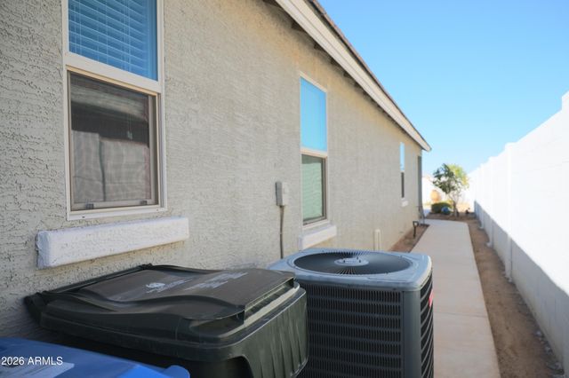 2318 E HARWELL Road, Phoenix, AZ 85042