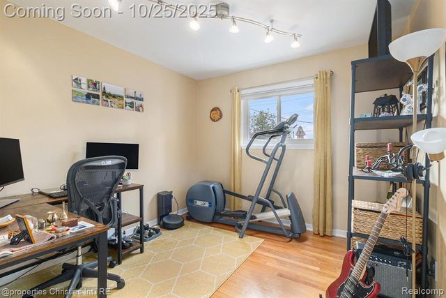 829 Duke, Milford, MI 48381