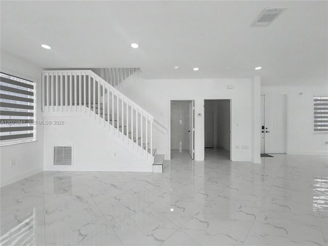 15486 SW 23rd Ln, Miami, FL 33185
