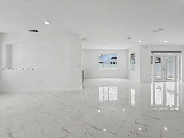 15486 SW 23rd Ln, Miami, FL 33185