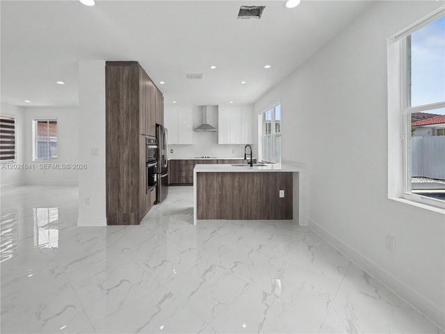 15486 SW 23rd Ln, Miami, FL 33185
