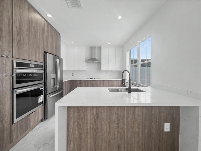 15486 SW 23rd Ln, Miami, FL 33185