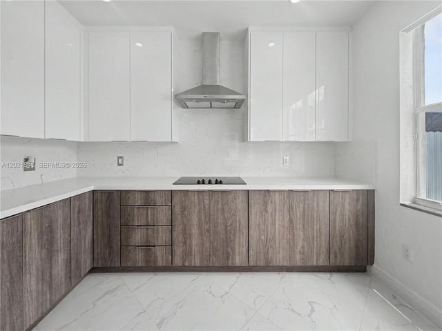 15486 SW 23rd Ln, Miami, FL 33185