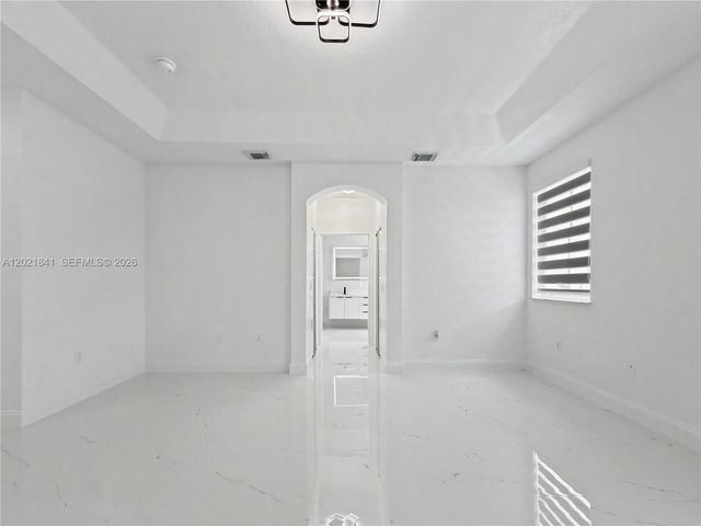 15486 SW 23rd Ln, Miami, FL 33185