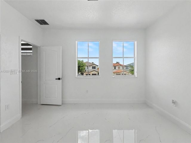 15486 SW 23rd Ln, Miami, FL 33185