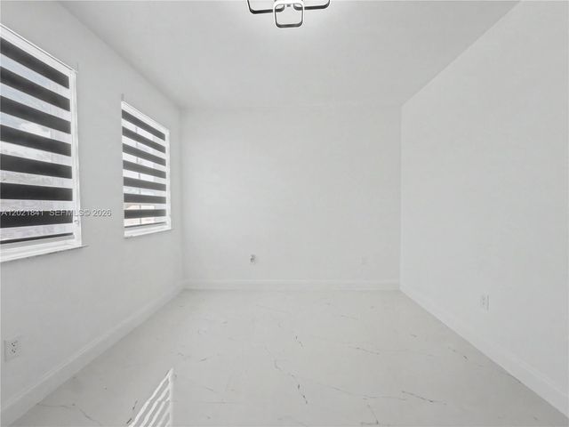 15486 SW 23rd Ln, Miami, FL 33185
