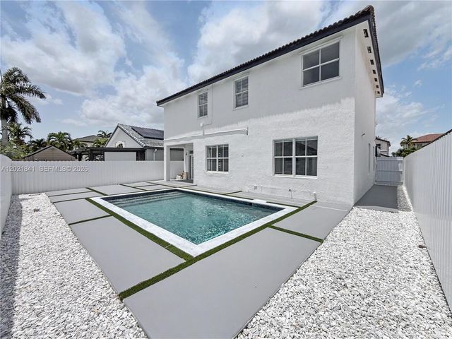 15486 SW 23rd Ln, Miami, FL 33185