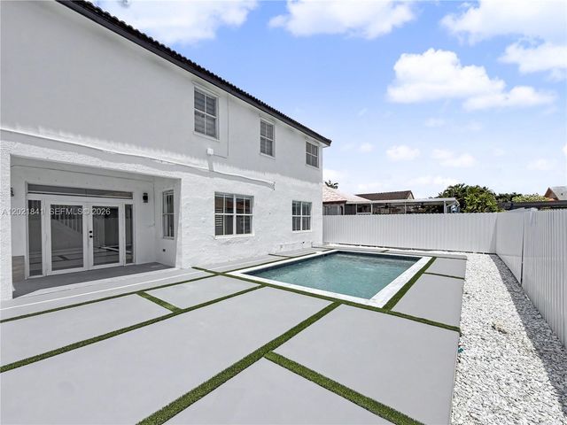 15486 SW 23rd Ln, Miami, FL 33185