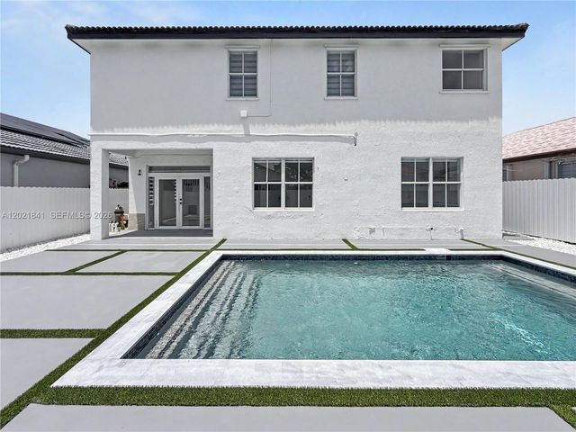 15486 SW 23rd Ln, Miami, FL 33185