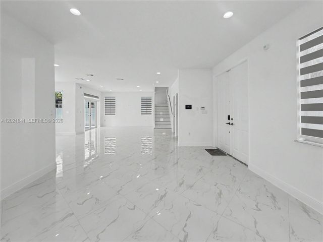 15486 SW 23rd Ln, Miami, FL 33185