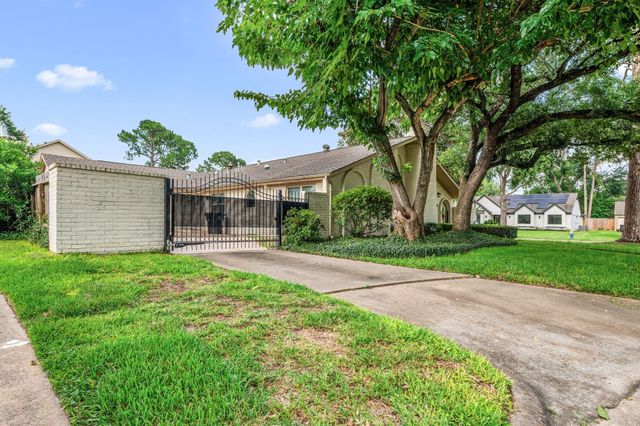 2227 Parana Drive, Houston, TX 77080