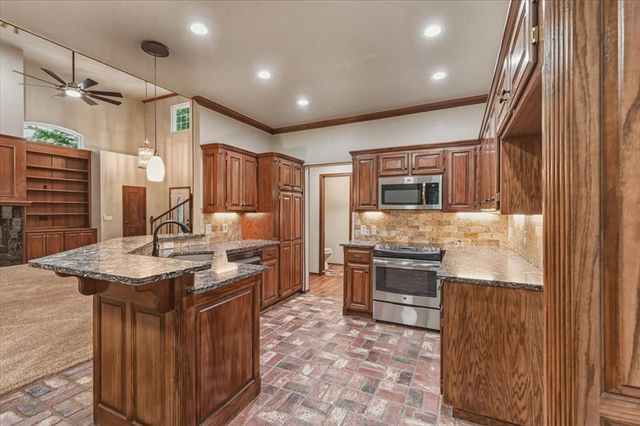 529 Doe Trail, Edmond, OK 73012
