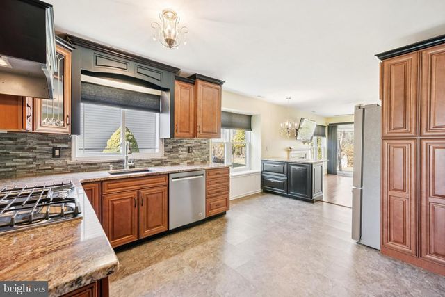 20 BUXTON CT, Southampton, NJ 08088