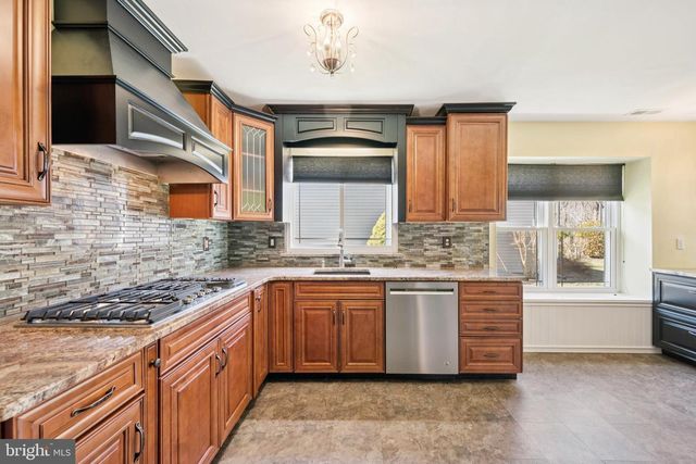 20 BUXTON CT, Southampton, NJ 08088