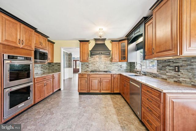 20 BUXTON CT, Southampton, NJ 08088