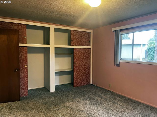 5635 Martin Rd, Florence, OR 97439