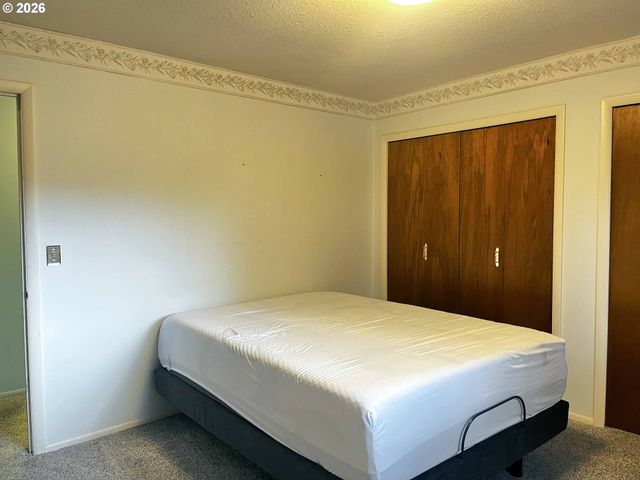 5635 Martin Rd, Florence, OR 97439