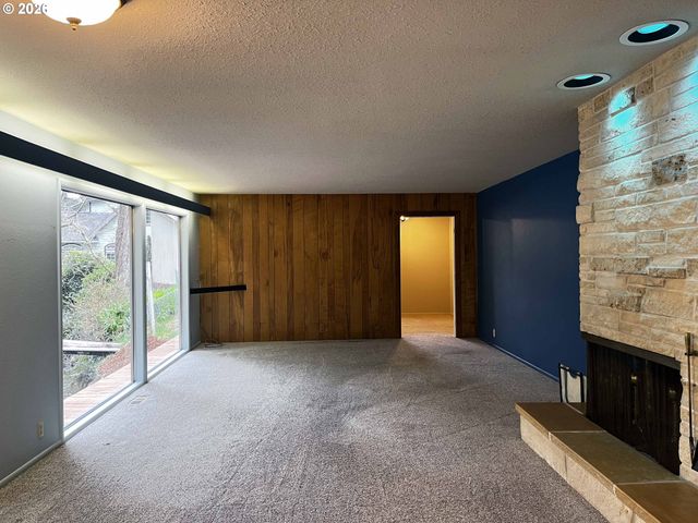 5635 Martin Rd, Florence, OR 97439