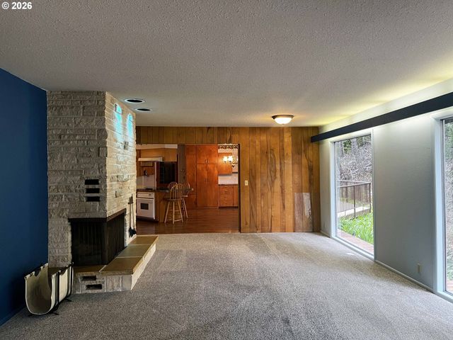 5635 Martin Rd, Florence, OR 97439