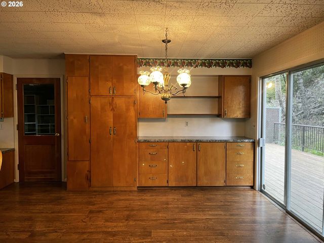 5635 Martin Rd, Florence, OR 97439