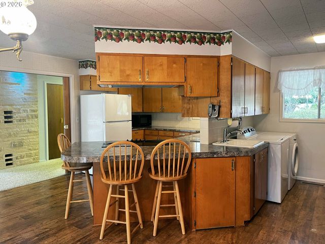 5635 Martin Rd, Florence, OR 97439