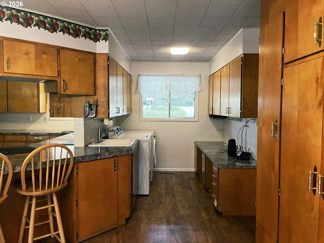 5635 Martin Rd, Florence, OR 97439