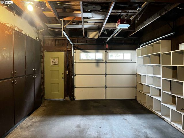 5635 Martin Rd, Florence, OR 97439