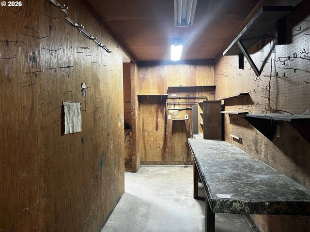 5635 Martin Rd, Florence, OR 97439