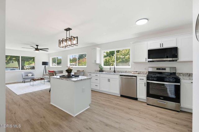 2560 Koehler Avenue, Toledo, OH 43613