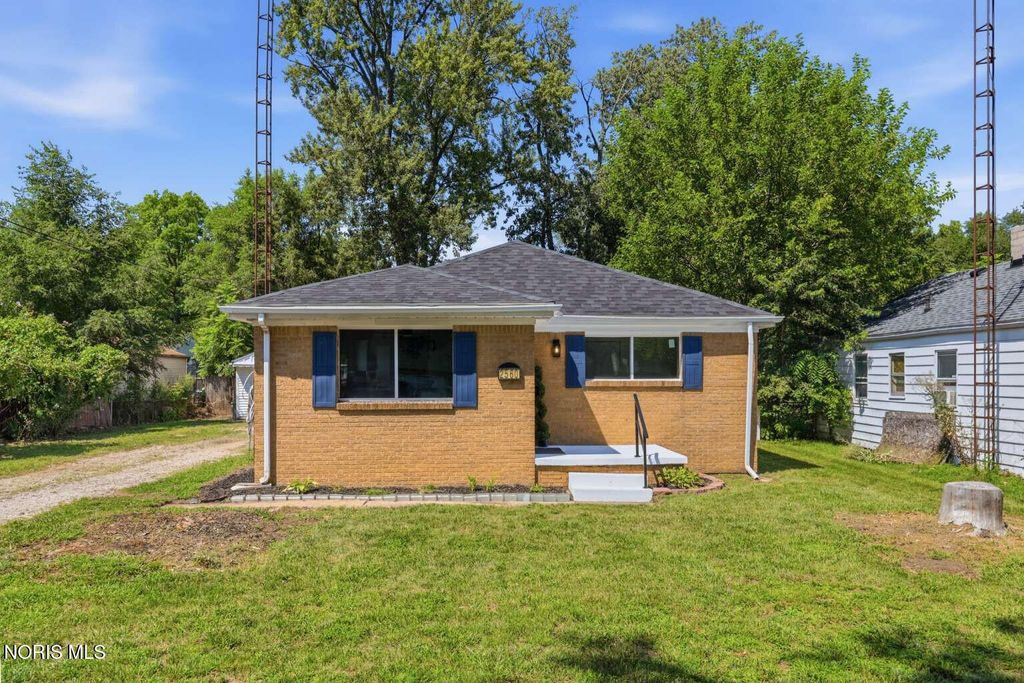2560 Koehler Avenue, Toledo, OH 43613
