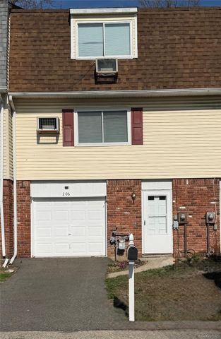 206 Chrystal Drive, Maybrook, NY 12543