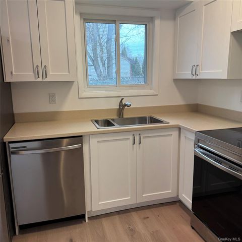 206 Chrystal Drive, Maybrook, NY 12543
