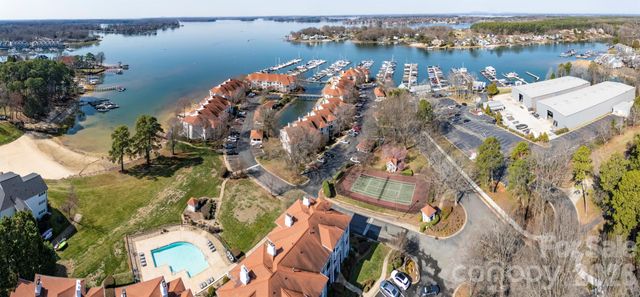 17925 Kings Point Drive B, Cornelius, NC 28031