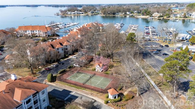 17925 Kings Point Drive B, Cornelius, NC 28031