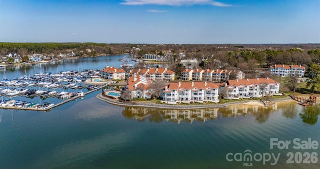 17925 Kings Point Drive B, Cornelius, NC 28031