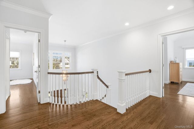 8 Wakefield Road, Scarsdale, NY 10583