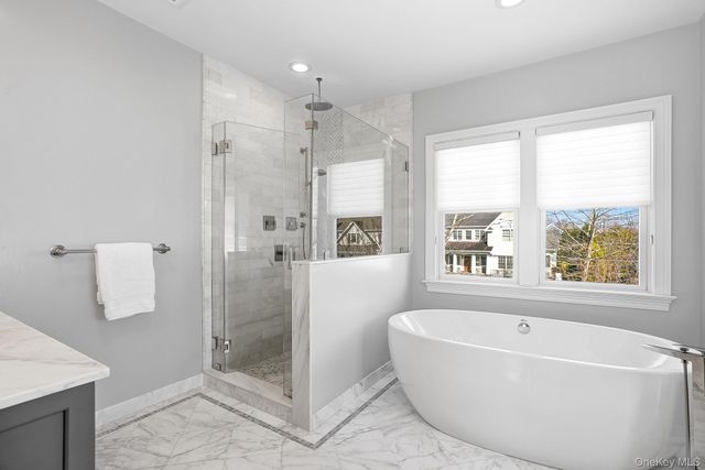 8 Wakefield Road, Scarsdale, NY 10583