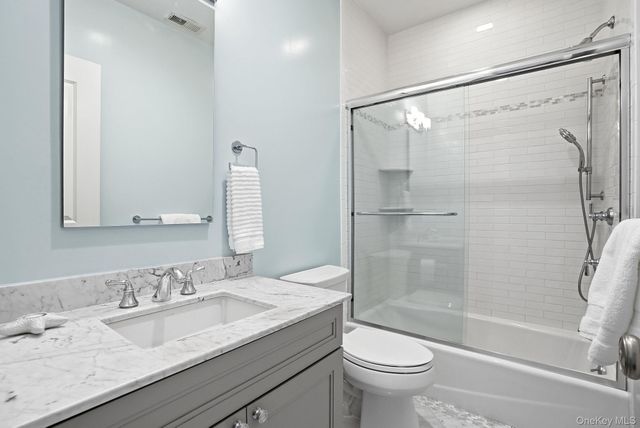 8 Wakefield Road, Scarsdale, NY 10583