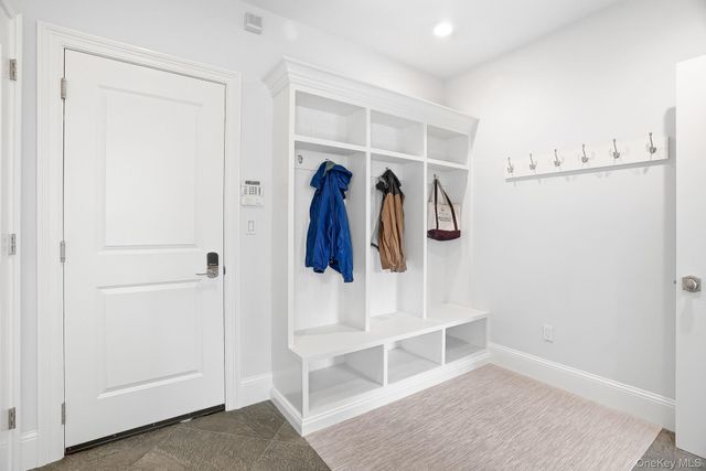 8 Wakefield Road, Scarsdale, NY 10583