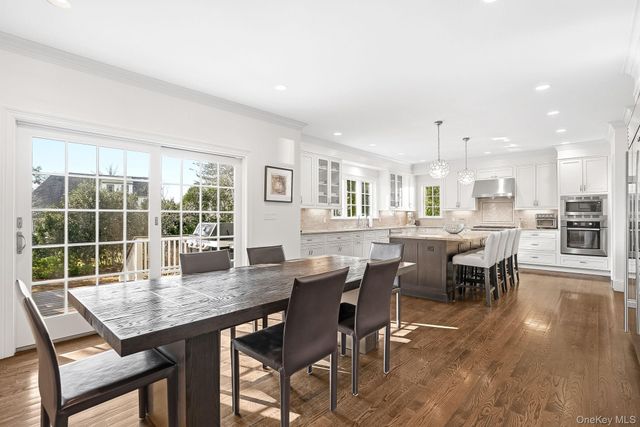 8 Wakefield Road, Scarsdale, NY 10583