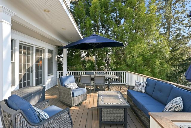 8 Wakefield Road, Scarsdale, NY 10583