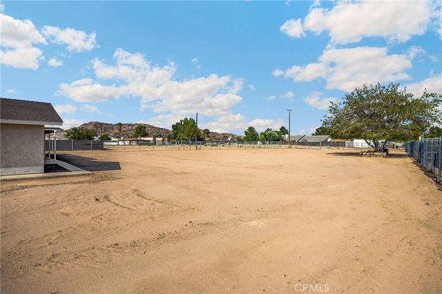 14265 Santee Road, Apple Valley, CA 92307