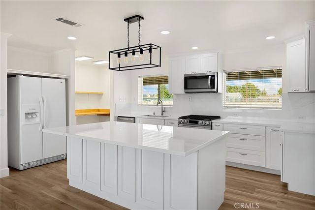 14265 Santee Road, Apple Valley, CA 92307