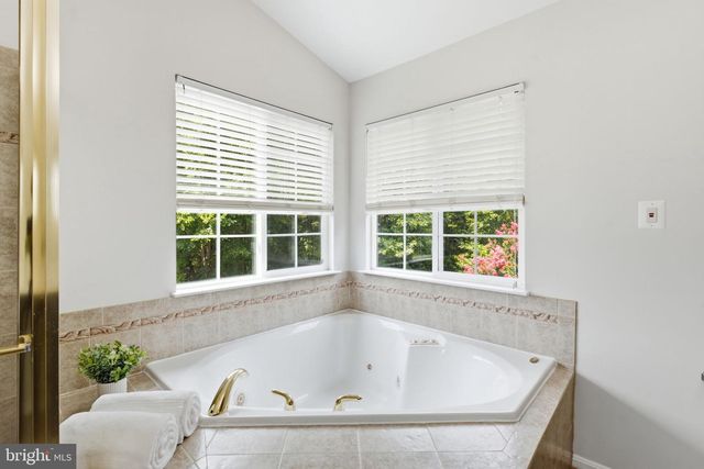 12016 PAPER BIRCH LN, Gainesville, VA 20155