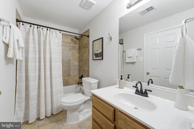 12016 PAPER BIRCH LN, Gainesville, VA 20155