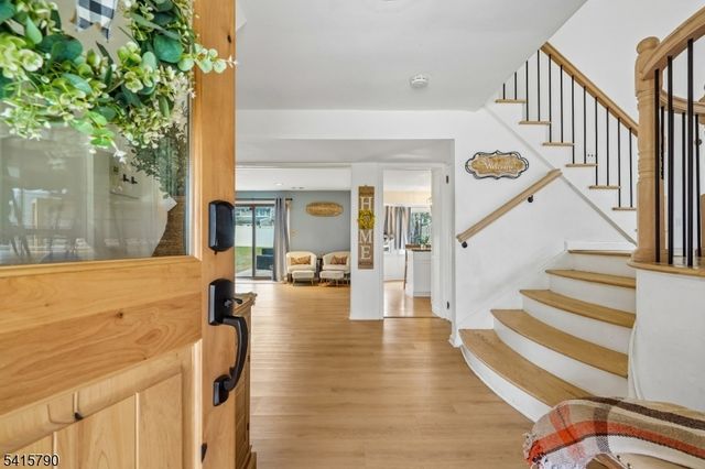 23 Smithfield Dr, Springfield Twp., NJ 07081