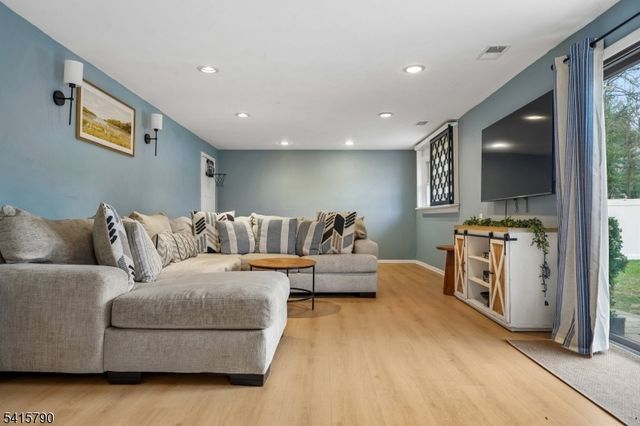 23 Smithfield Dr, Springfield Twp., NJ 07081