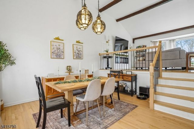 23 Smithfield Dr, Springfield Twp., NJ 07081