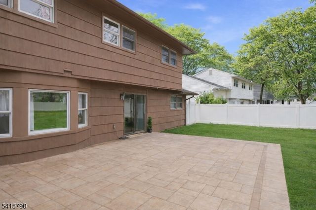 23 Smithfield Dr, Springfield Twp., NJ 07081