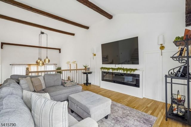 23 Smithfield Dr, Springfield Twp., NJ 07081